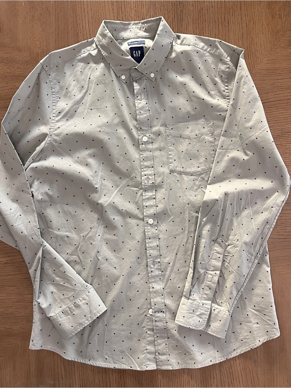 GAP Men's Light Gray Button-Down Shirt with Navy Dot Print